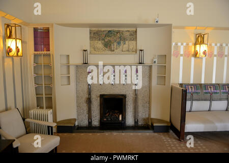 Interno della Hill House in Helensburgh, Scozia, progettata da Charles Rennie Mackintosh per Glasgow Editore libro Walter Blackie Foto Stock