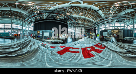 Visualizzazione panoramica a 360 gradi di Sail riparazione presso il cantiere - Team MAPFRE - Volvo Ocean Race 2015 scalo di Auckland - Nuova Zelanda