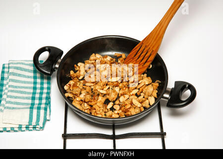 Pasta ai funghi con pollo e mandorle Foto Stock