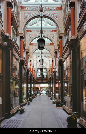 Il Royal Arcade, Mayfair, London, Regno Unito. Circa ottanta Foto Stock