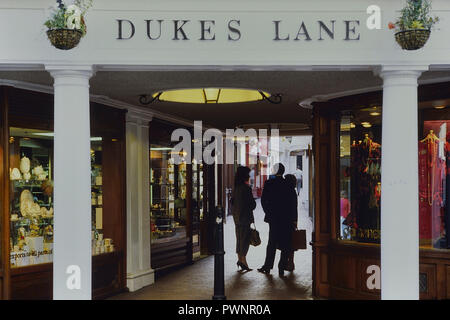 Dukes Lane, Brighton e Sussex, Inghilterra, Regno Unito. Circa ottanta Foto Stock