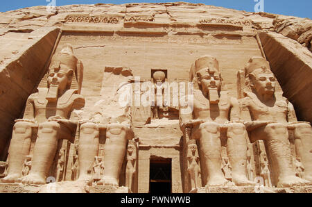 Il principale tempio di Abu Simbel in Egitto Foto Stock