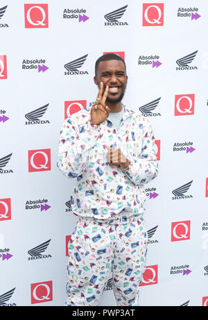 Londra, Regno Unito. 17 Ott 2018. Il Round House Chalk Farm London UK 17 agosto 2018 il romanziere arriva al Q Awards 2018 in associazione con Absolute radio People in Picture: Romanziere Credit: Dean Fardell / Alamy Live News Feed / Alamy Live News Foto Stock