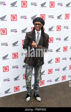 Londra, Regno Unito. 17 Ott 2018. The Round House Chalk Farm London UK 17 agosto 2018 Nile Rogers arriva al Q Awards 2018 in associazione con Absolute radio persone in Picture: Nile Rogers Credit: Dean Fardell / Alamy Live News Feed / Alamy Live News Foto Stock