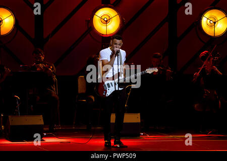 Nashville, Tennessee, Stati Uniti d'America. Xvi oct, 2018. Tauren pozzetti effettuando al quarantanovesimo GMA Colomba Awards tenutosi a Lipscomb University di Allen Arena di Nashville. Credito: Jason Walle/ZUMA filo/Alamy Live News Foto Stock