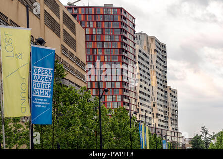 E impressionante edificio colorato di De Calypso complesso di appartamenti Foto Stock