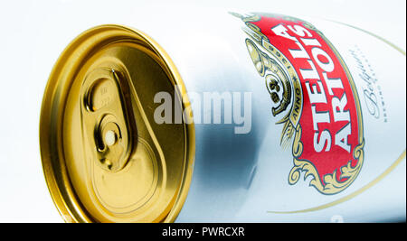 Una lattina di birra di Stella Artois Foto Stock