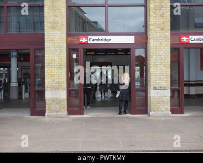 CAMBRIDGE, Regno Unito - circa ottobre 2018: Cambridge stazione ferroviaria Foto Stock