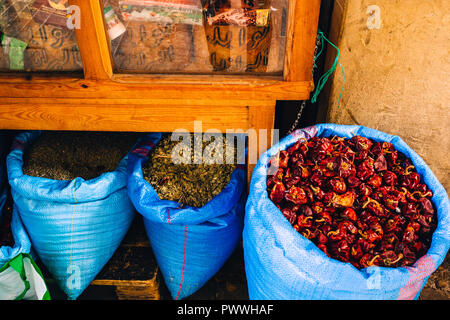 La carne e il mercato del pesce, Tangeri, Marocco, 2018