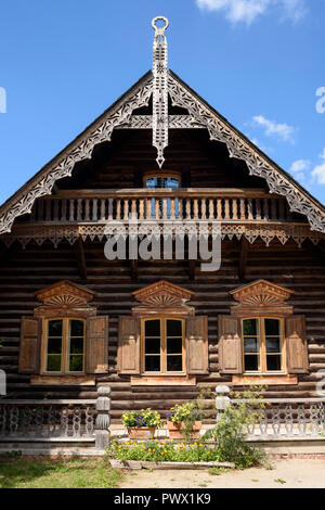 Potsdam. Berlino. Germania. Tradizionale russo Timber house nell'insediamento di Alexandrowka, un XIX secolo colonia russa a Potsdam. Foto Stock