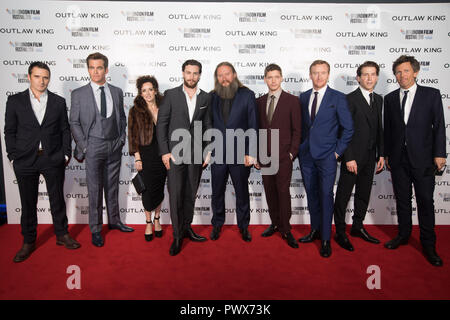 Destra-sinistra Alastair Mackenzie, Chris Pine, Gillian Berrie, Aaron Taylor Johnson, David Mackenzie, Billy Howle, Tony Curran, Chris Fulton e Richard Brown a premiere europeo di fuorilegge re a Cineworld, Leicester Square per la sessantaduesima BFI London Film Festival. Stampa foto di associazione. Picture Data: mercoledì 17 ottobre, 2018. Foto Stock