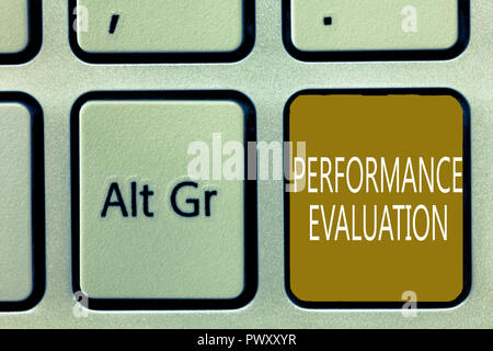 Segno di testo che mostra la valutazione delle prestazioni. Foto concettuale valuta le prestazioni dei dipendenti il contributo globale. Foto Stock