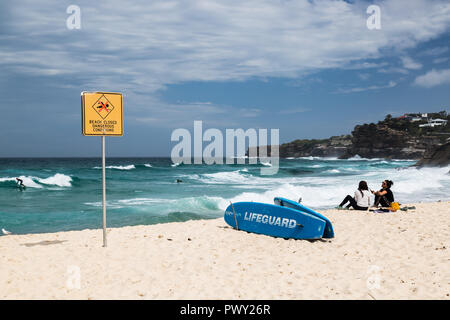 Tamarama Beach, Sydney Australia, 18 ott 2018 Scultura di mare, Tamarama Beach,la più grande del mondo annuale, free-per-il-pubblico, outdoor esposizione di scultura, ha avuto il suo avvio di media player in Tamarama Beach Park oggi. Al momento del lancio il destinatario dell'Aqualand Premio di scultura, che è aumentato a $70.000 di quest anno sarà annunciato. Il lancio fornirà una prima occhiata al credito: Paolo Lovelace/Alamy Live News Foto Stock