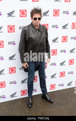 Londra, Regno Unito. 17 Ott 2018. Il Round House Chalk Farm Ian Muccolloch arriva al Q Awards 2018 in associazione con Absolute radio Credit: Dean Fardell / Alamy Live News Foto Stock