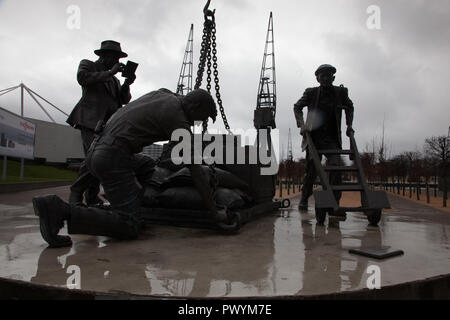 I portuali della statua di Les Johnson, Royal Victoria Dock. Londra Foto Stock