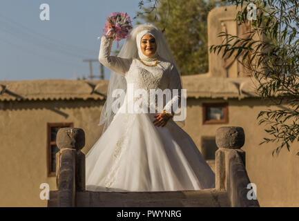 Al confine con l Iran, Van e il suo meraviglioso lago sono splendidi luoghi da visitare. Qui nella foto un tiro di foto a destra dopo il matrimonio Foto Stock