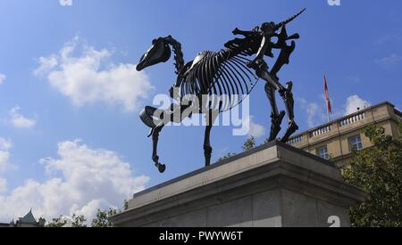 Il cavallo regalo da artista Hans Haacke sul quarto plinto a Trafalgar Square, Londra, 2015. Foto Stock