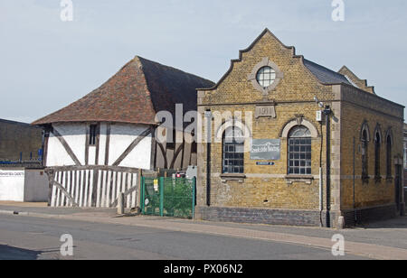 Faversham Amateur Boxing Club Center e vecchio edificio Kent Foto Stock