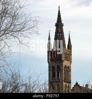 L'iconico, gotico campanile Glasgow University, nel west end, è uno dei più famosi punti di riferimento della città di Glasgow. Foto Stock