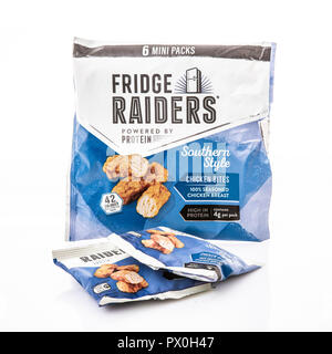 SWINDON, Regno Unito - 16 ottobre 2018: 6 mini pack di stile Southen frigo Raider su sfondo bianco Foto Stock