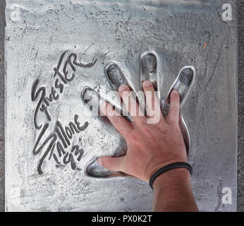 Cannes, Francia, settembre 15, 2018: Handprint di Sylvester Stallone impostato nel 1993 durante il Festival del Cinema di Cannes Foto Stock