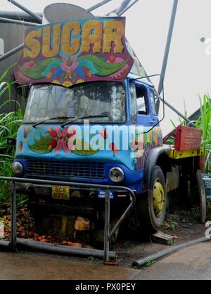 Bedford TK in zucchero mostra di foresta pluviale Biome, Cornwall, Regno Unito. Foto Stock