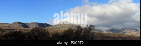 Vista in direzione di Coniston Old Man da Torver nel Lake District inglese Cumbria Regno Unito. Foto Stock