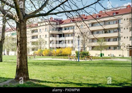 Wien, Gemeindebau des "Roten Wien - Vienna, Consiglio Tenement blocco, "rosso" di Vienna. Karl Marx-Hof, Heiligenstädter Straße 82-92, Karl Ehn 1927-1930 Foto Stock