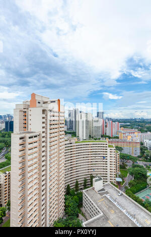 Alta densità di HDB alloggiamento pubblico estate in Toa Payoh Città Nuova, Singapore Foto Stock