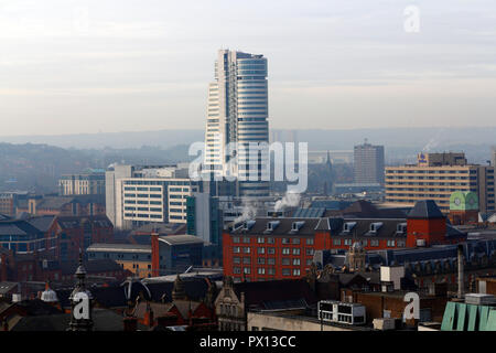 Bridgewater posto a Leeds che è un controverso edificio poiché è constructionwhich creato un uomo fatto trappola del vento Foto Stock