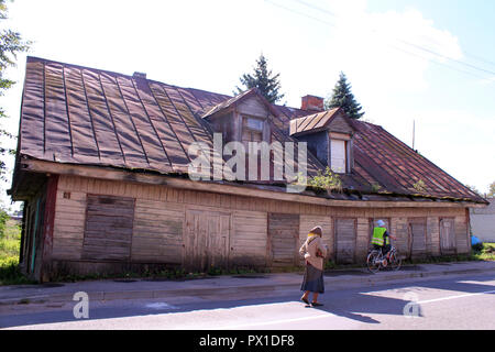 Home e il negozio in Vandžiogala, vicino a Kaunas (Kovno), Lituania Foto Stock