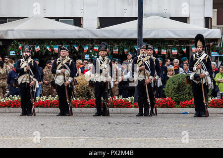 VITTORIO VENETO, Italia - 23 settembre 2018: rievocazione storica con persone vestite come ottocento militari della Repubblica di Venezia Foto Stock