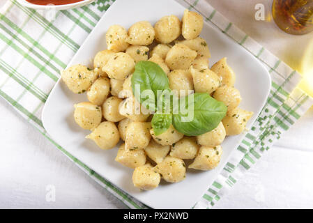 Gnocchi al formaggio e pomodoro Foto Stock