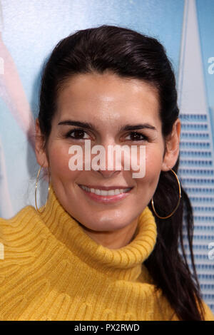 Angie Harmon 03/22/09 'Monsters contro Alieni' Premiere @ anfiteatro Gibson, Universal City Foto di Megumi Torii/HNW / PictureLux Marzo 22, 2009 Riferimento File # 33686 077HNWPLX Foto Stock