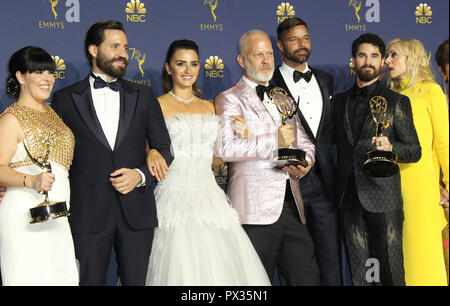 Settantesimo Emmy Awards (2018) Sala stampa tenutasi presso la Microsoft Theatre di Los Angeles, California. Dotato di: Edgar Ramirez, Penelope Cruz, Ryan Murphy, Darren Criss, Judith Light dove: Los Angeles, California, Stati Uniti quando: 17 set 2018 Credit: Adriana M. Barraza/WENN.com Foto Stock