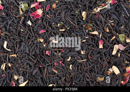 Miscela di erbe frutta floreale tè con petali, secco di bacche e frutti. Foto Stock