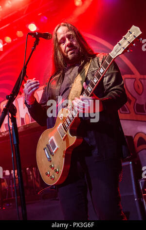 Milano Italia. Il 18 ottobre 2018. La statunitense southern rock band di fumo BLACKBERRY esegue dal vivo sul palco all'Alcatraz durante il 'Trova una luce Tour' Credito: Rodolfo Sassano/Alamy Live News Foto Stock