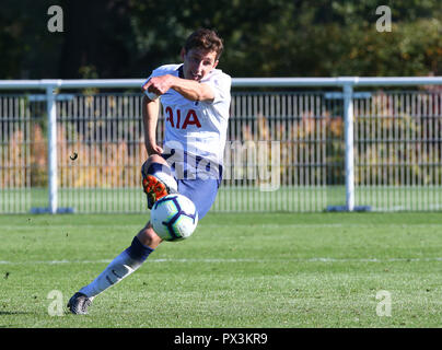 Enfield, Regno Unito. Ottobre 19. 2018 i ruoli di Jack del Tottenham Hotspur sotto 23s durante la Premier League 2 match tra Tottenham Hotspur sotto 23s e Leicester City sotto 23s a Tottenham Hotspur Training Center, Enfield, Regno Unito. In Inghilterra il 19 Ott 2018. Azione di Credito Foto Sport FA Premier League e Football League immagini sono soggette a licenza DataCo. Solo uso editoriale. Nessuna stampa di vendite. Nessun uso personale di vendita. NO non corrisposto usare carte di credito: Azione Foto Sport/Alamy Live News Foto Stock