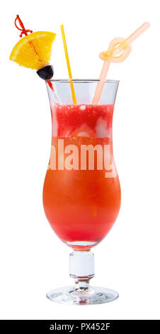 Hurricane cocktail alcolici con limone e olive in un bicchiere alto. vista laterale isolata su uno sfondo bianco Foto Stock