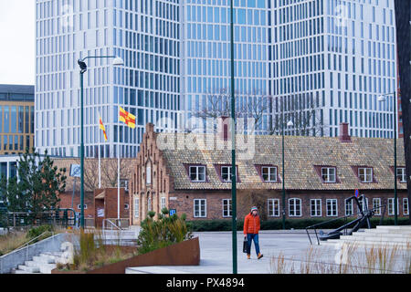 Vecchi e nuovi edifici a Malmo, Svezia Foto Stock