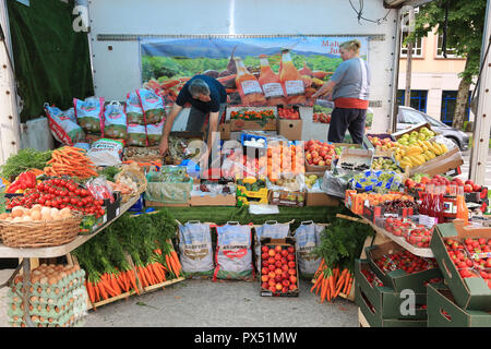 Grandi dtall vegetale farmers market, tralee, coun ty Kerry, Irlanda Foto Stock