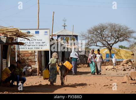 Etiopia, Tigray, Shire, rifugiati eritrei camp May-Ayni gestito da ARRA e UNHCR, dietro la chiesa ortodossa etiope / AETHIOPIEN, Tigray, Shire, Fluechtlingslager May-Ayni fuer eritreische Fluechtlinge Foto Stock