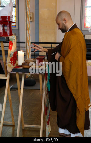 Shinnenkai anno nuovo zen cerimonia buddista a Parigi, Francia. Foto Stock