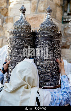 Bar mitsvah presso il Muro Occidentale di Gerusalemme, Israele. Foto Stock