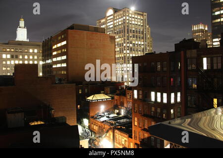 Grande città americana di notte. Foto Stock