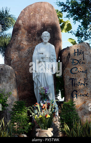 Hai figlio della Chiesa Cattolica. San Giuseppe, il falegname. Statua. Ba Ria. Il Vietnam. Foto Stock