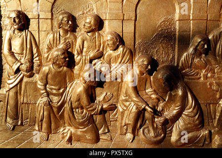 Phuc figlio monastero cattolico. Cristo lavando i piedi degli apostoli. Ba Ria. Il Vietnam. Foto Stock