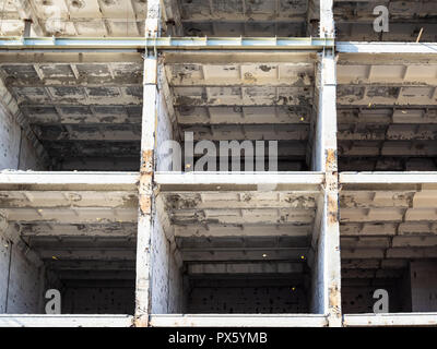 Vista frontale dei telai del ricostruito edificio urbano Foto Stock