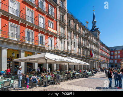 Caffè e ristoranti su Plaza Mayor, Madrid, Spagna Foto Stock