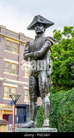 Statua di bronzo di Governatore William batterico in Bligh e Barney riserva nelle rocce Sydney NSW Australia. Foto Stock